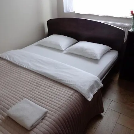 Kwatera prywatna Irys 1 *