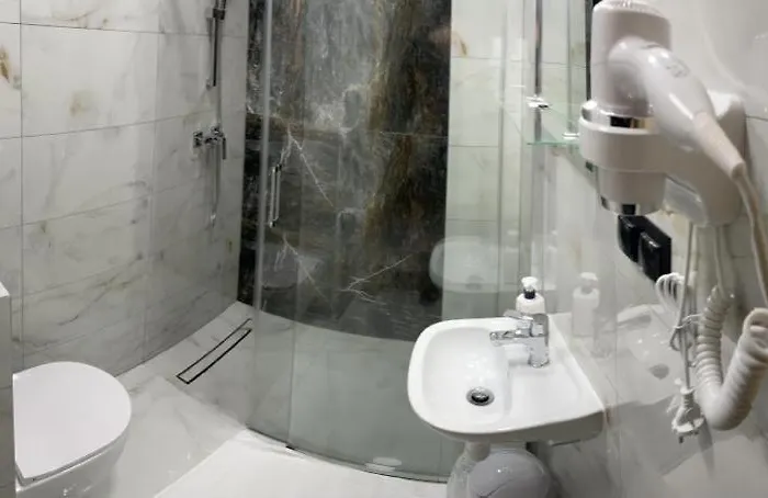 Irys 1 בית אירוח טיצ'י