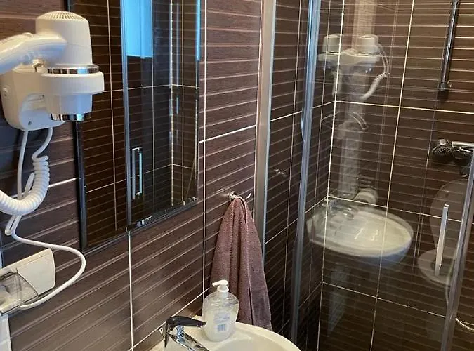 Irys 1 בית אירוח